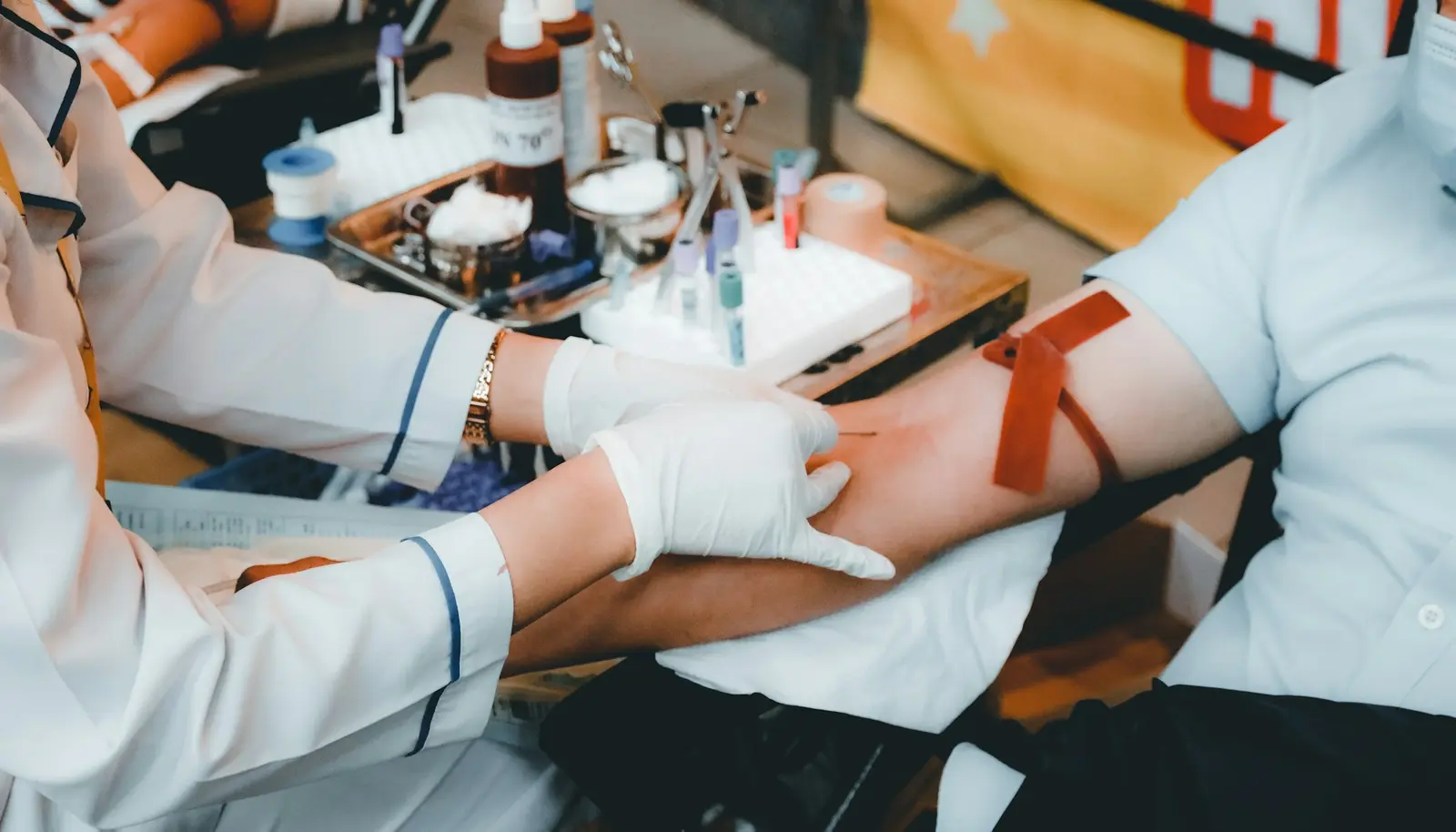 Lấy mẫu xét nghiệm nhanh, nhẹ nhàng